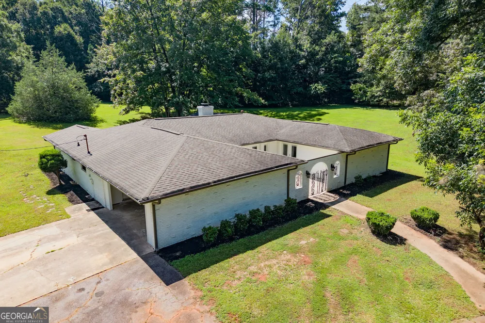 18 Valley TRL Covington, GA 30014