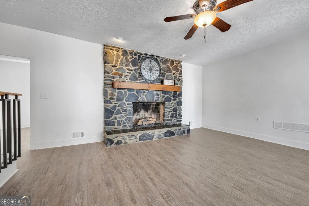 18 Valley TRL Covington, GA 30014