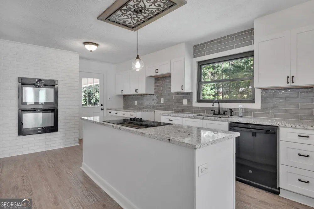 18 Valley TRL Covington, GA 30014