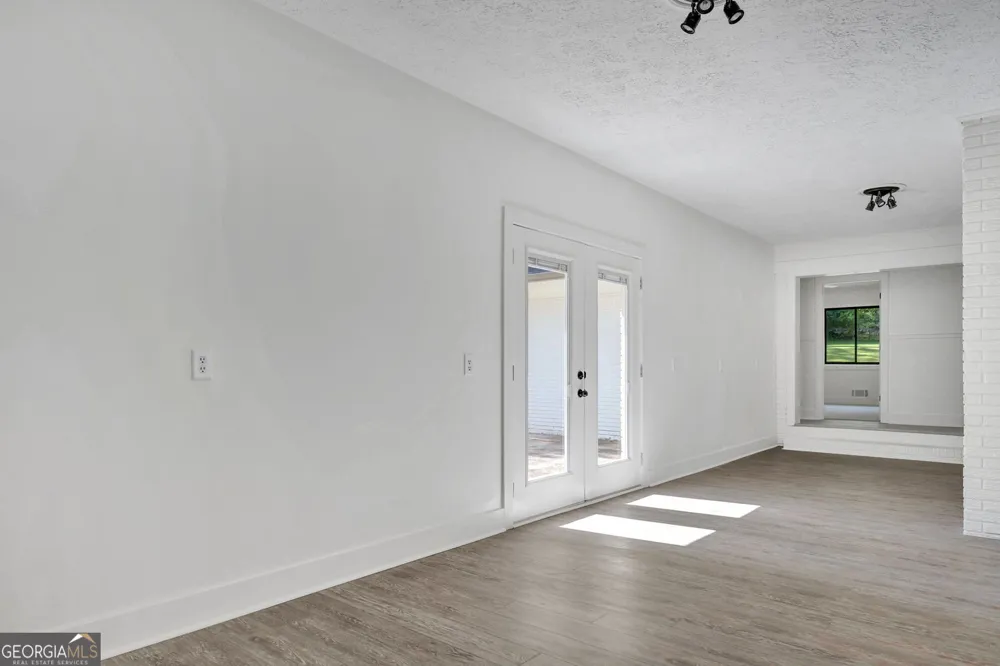 18 Valley TRL Covington, GA 30014