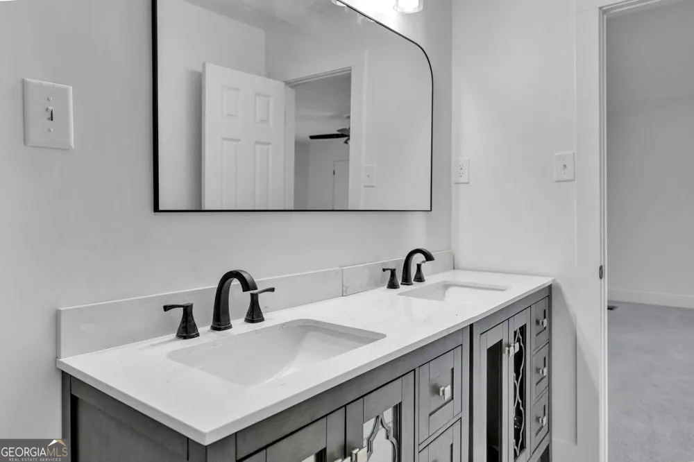 18 Valley TRL Covington, GA 30014
