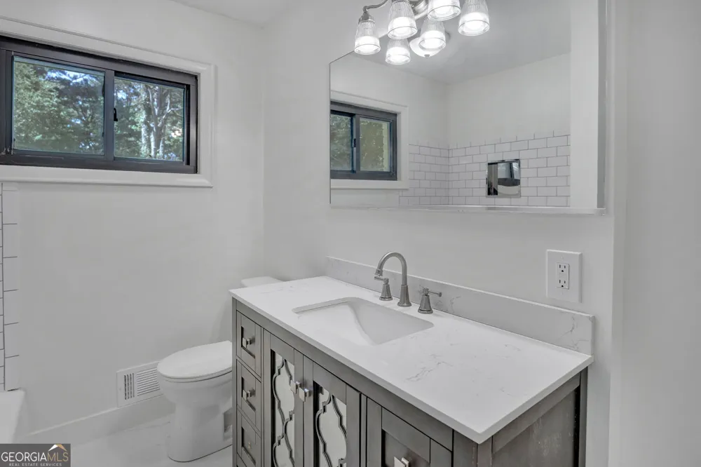 18 Valley TRL Covington, GA 30014