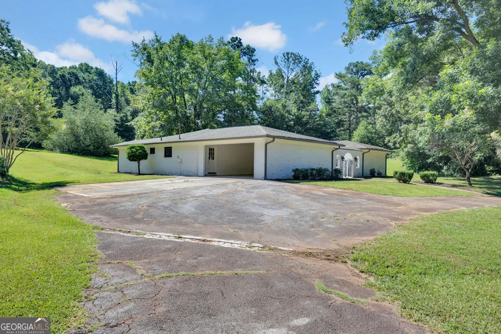 18 Valley TRL Covington, GA 30014