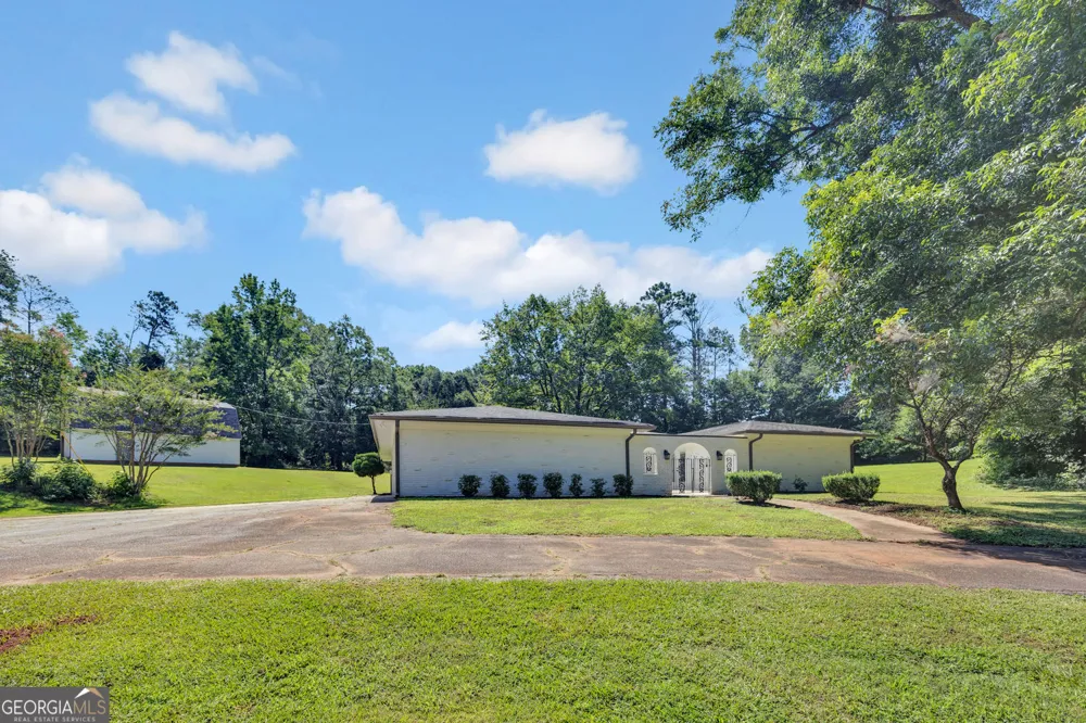 18 Valley TRL Covington, GA 30014