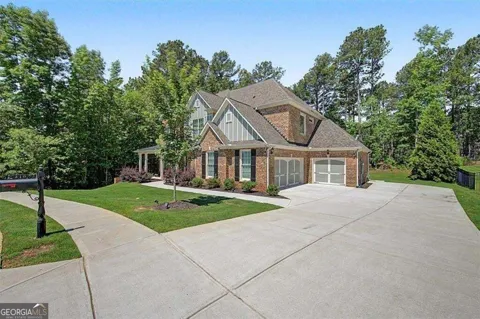 210 Manchester LN