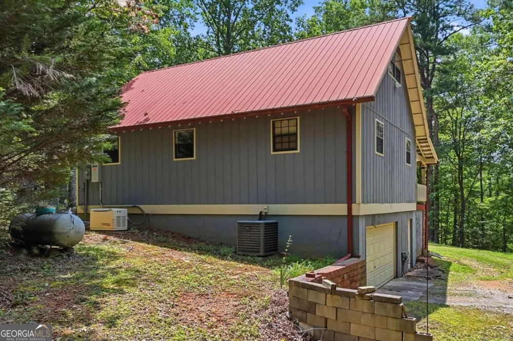 1525 Sperin RD Ball Ground, GA 30107