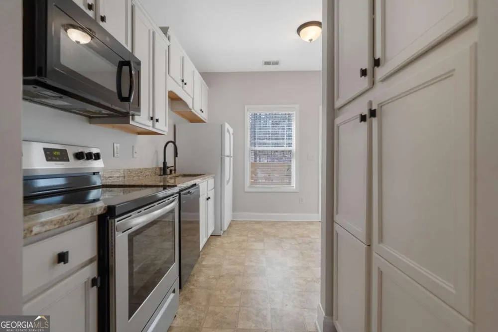 157 Oakwood DR NW Milledgeville, GA 31061