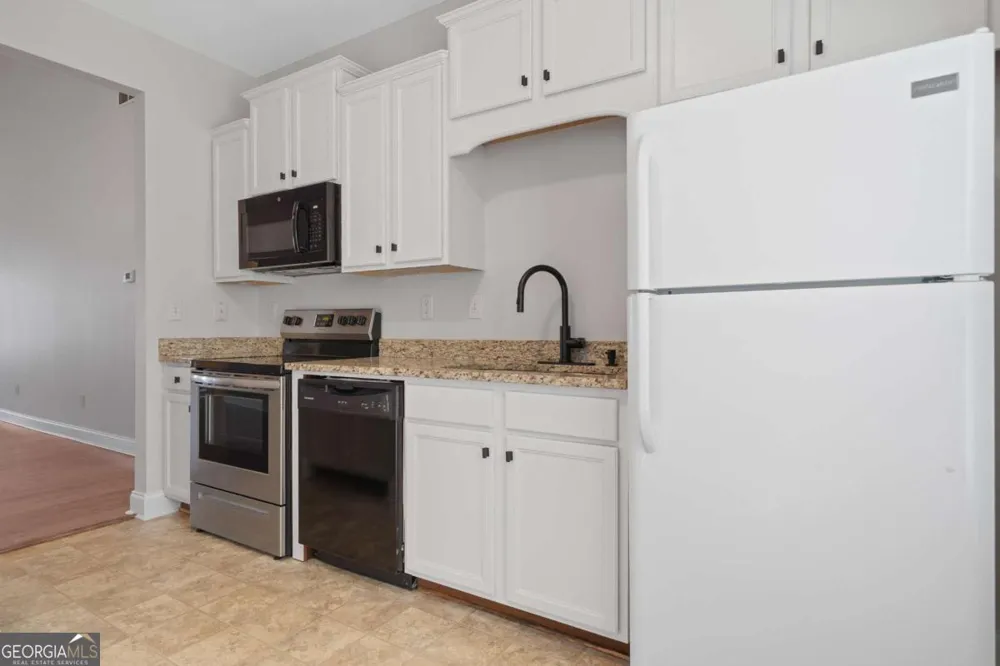 157 Oakwood DR NW Milledgeville, GA 31061