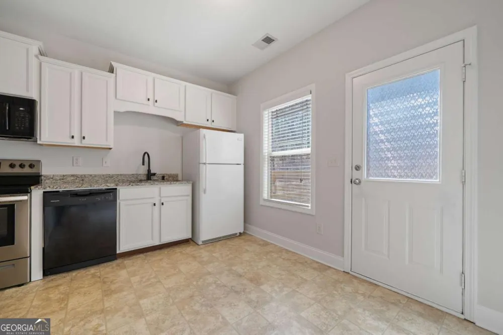 157 Oakwood DR NW Milledgeville, GA 31061