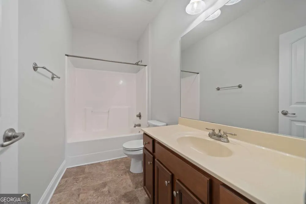 157 Oakwood DR NW Milledgeville, GA 31061