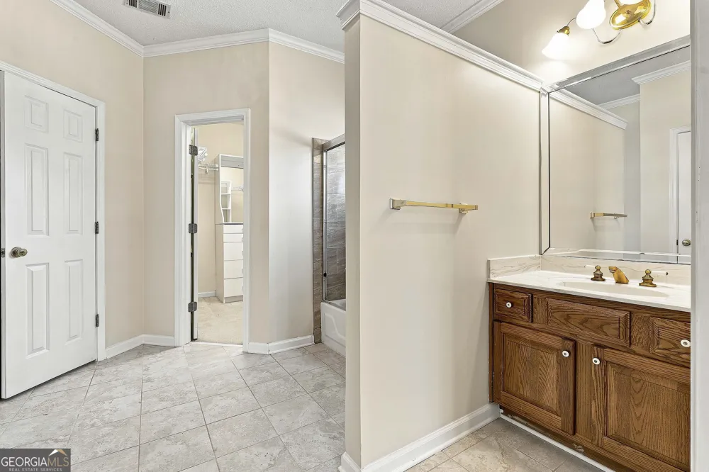 250 Brittany Chase Fayetteville, GA 30214