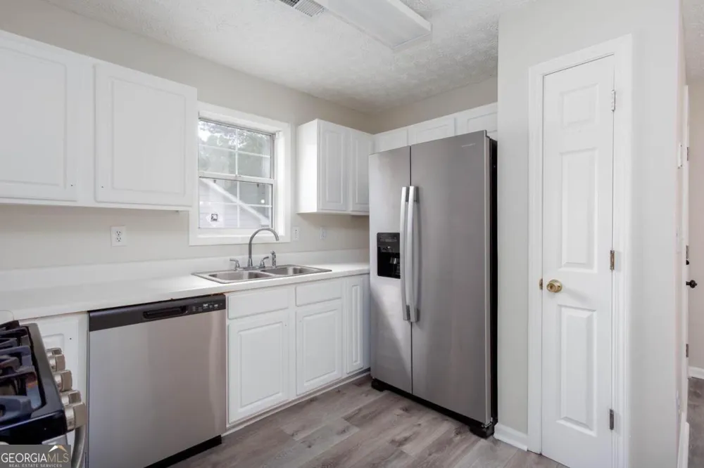 1077 Athena CT Acworth, GA 30101