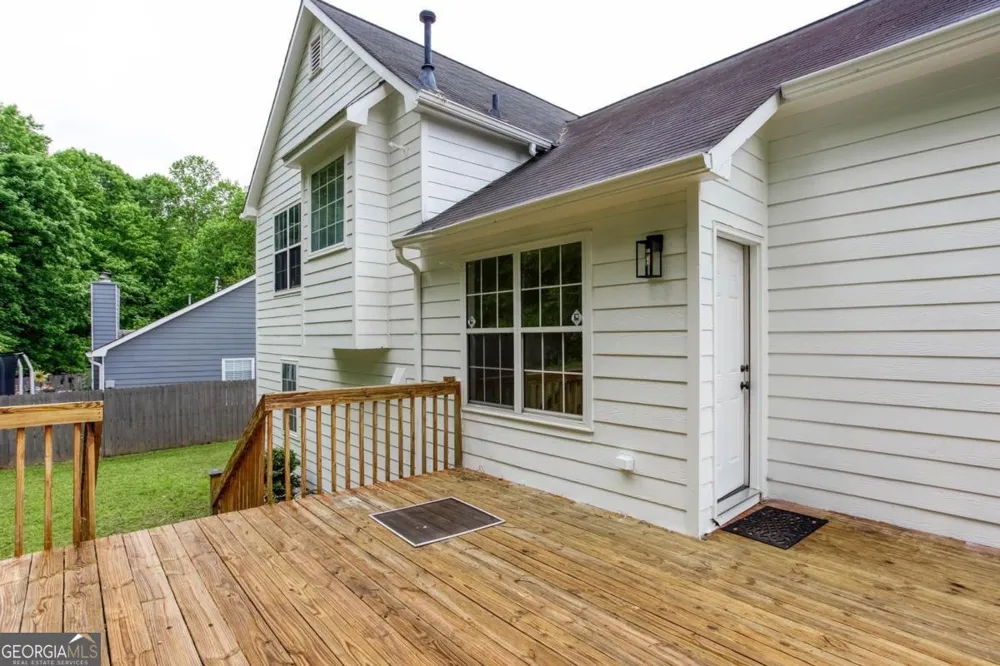 1077 Athena CT Acworth, GA 30101