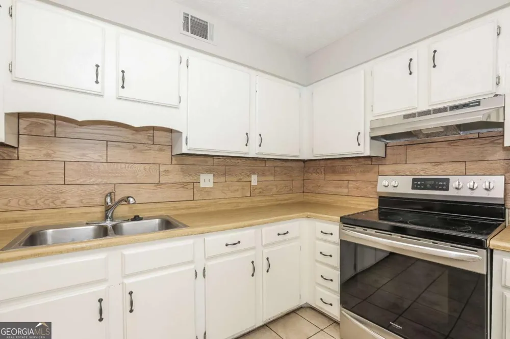 442 Sherwood Oaks RD Stone Mountain, GA 30087