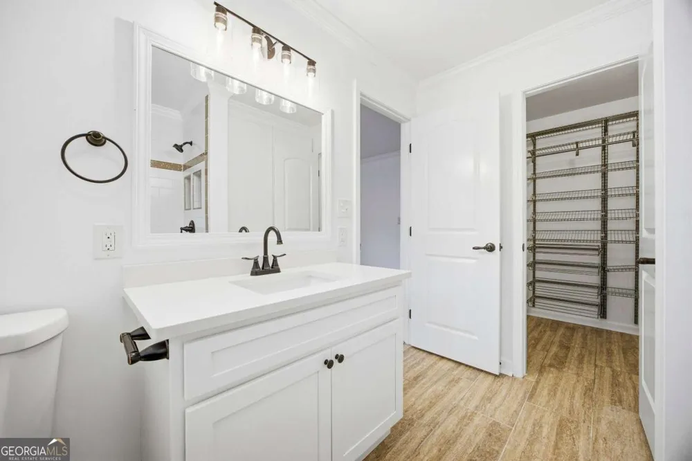 495 Knoll Woods DR Roswell, GA 30075