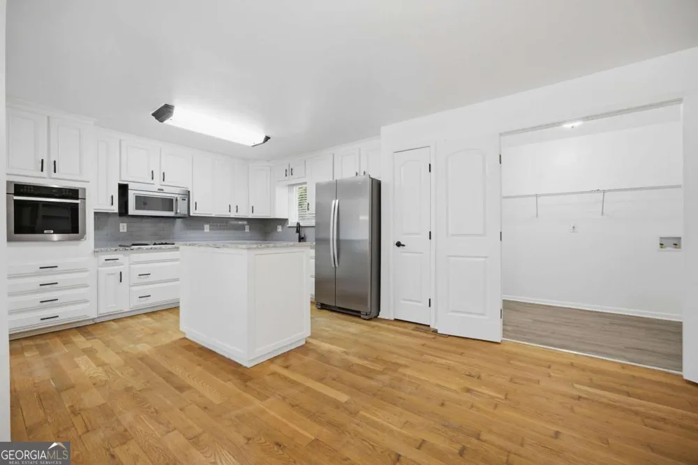 495 Knoll Woods DR Roswell, GA 30075