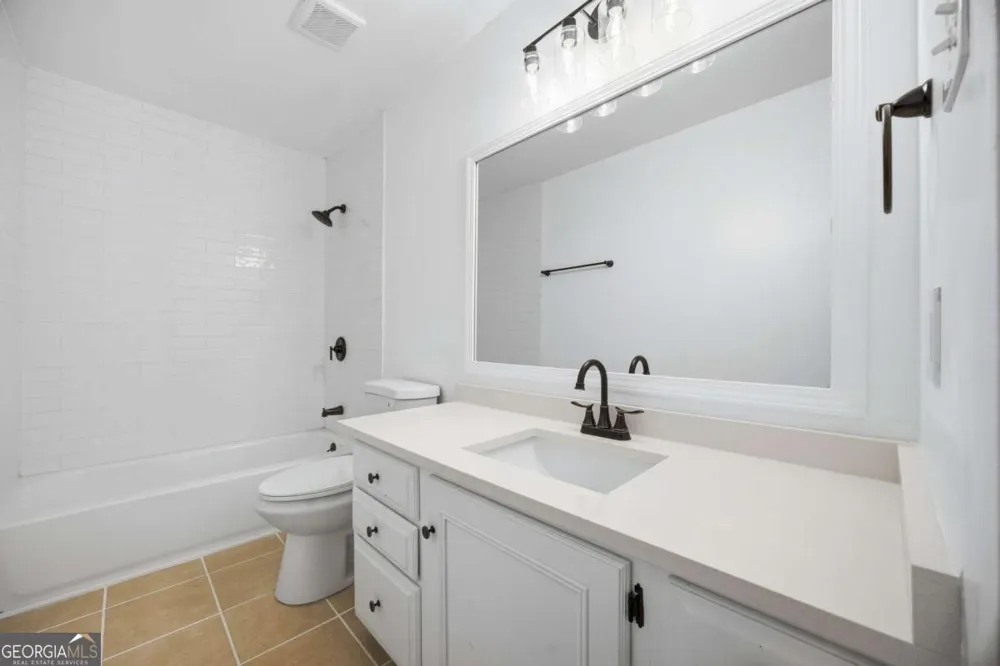495 Knoll Woods DR Roswell, GA 30075