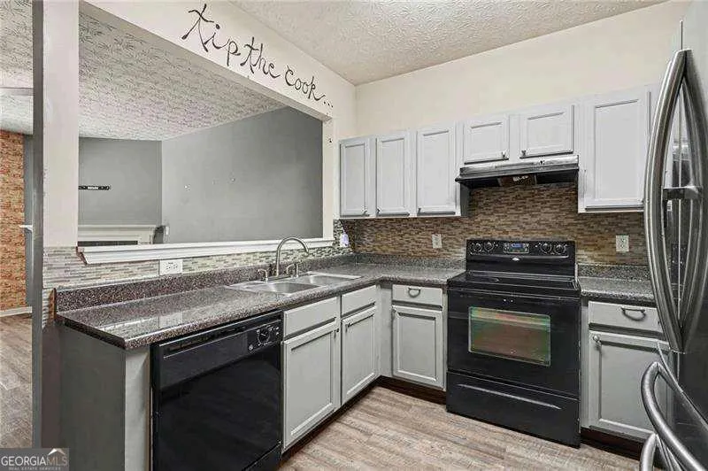 388 Berckman DR NW Lilburn, GA 30047