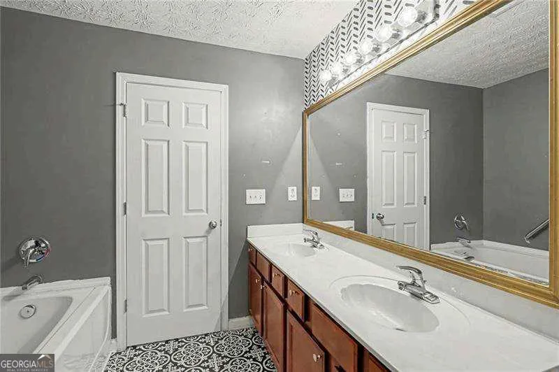 388 Berckman DR NW Lilburn, GA 30047