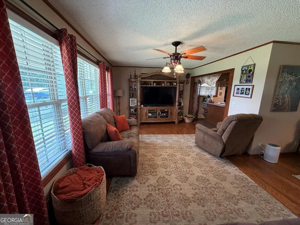 57 Lakeside DR Tifton, GA 31793