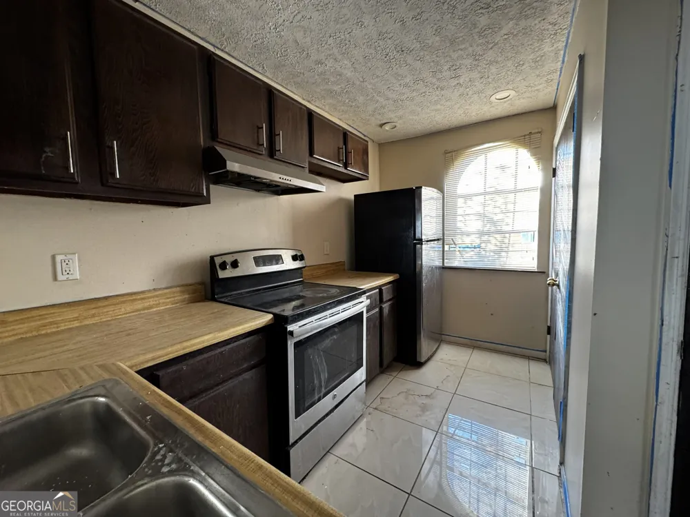 871 Brandy Oaks LN Stone Mountain, GA 30088