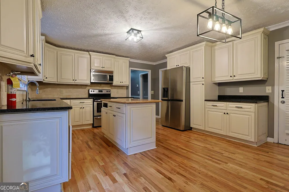 125 Picketts Lake DR Acworth, GA 30101