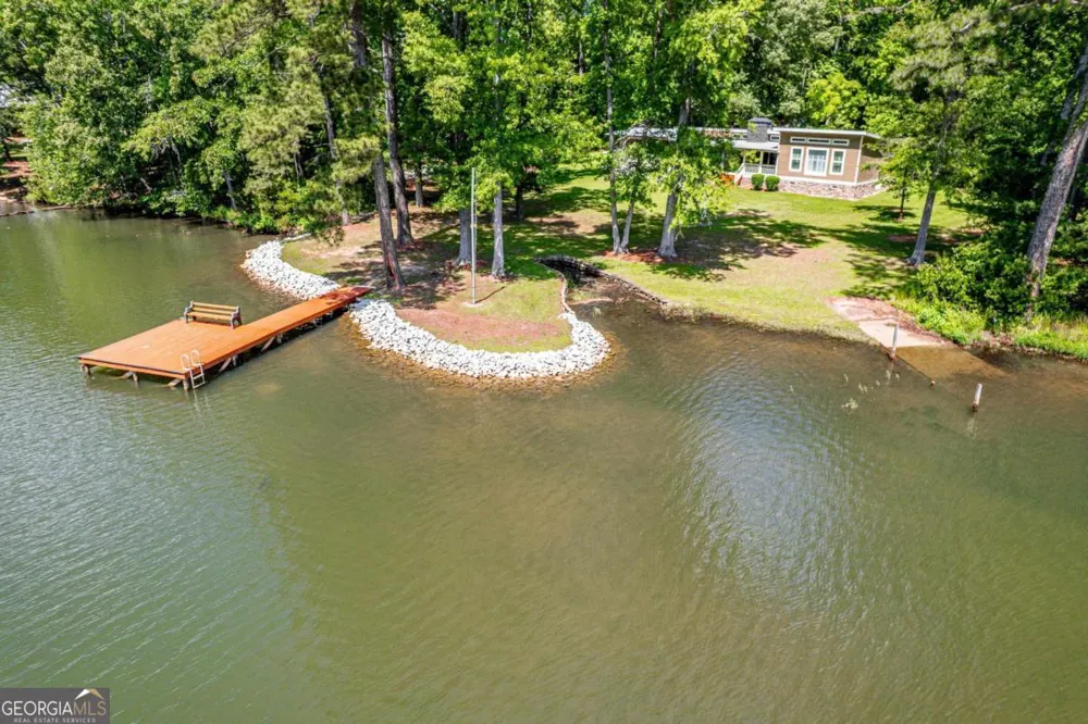 106 Twisting Hill LN Eatonton, GA 31024