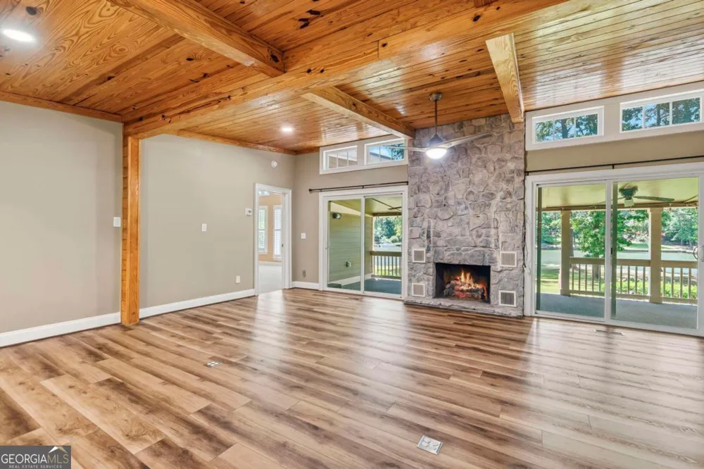 106 Twisting Hill LN Eatonton, GA 31024