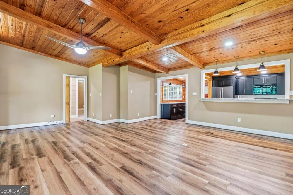 106 Twisting Hill LN Eatonton, GA 31024