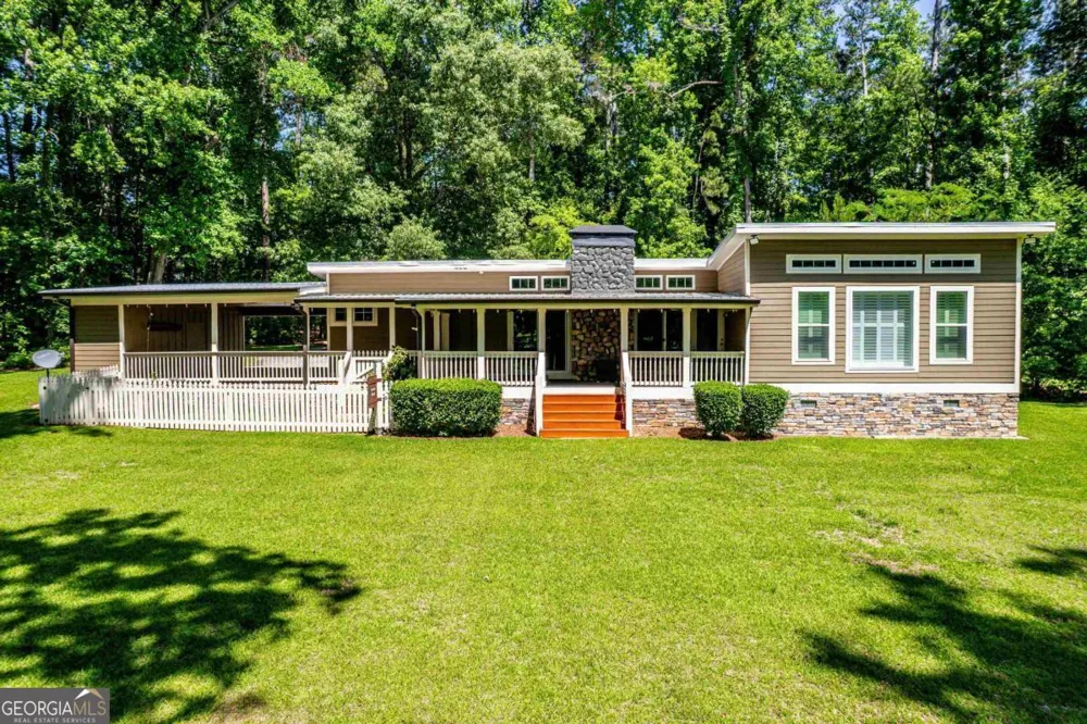 106 Twisting Hill LN Eatonton, GA 31024