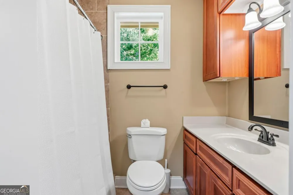 106 Twisting Hill LN Eatonton, GA 31024