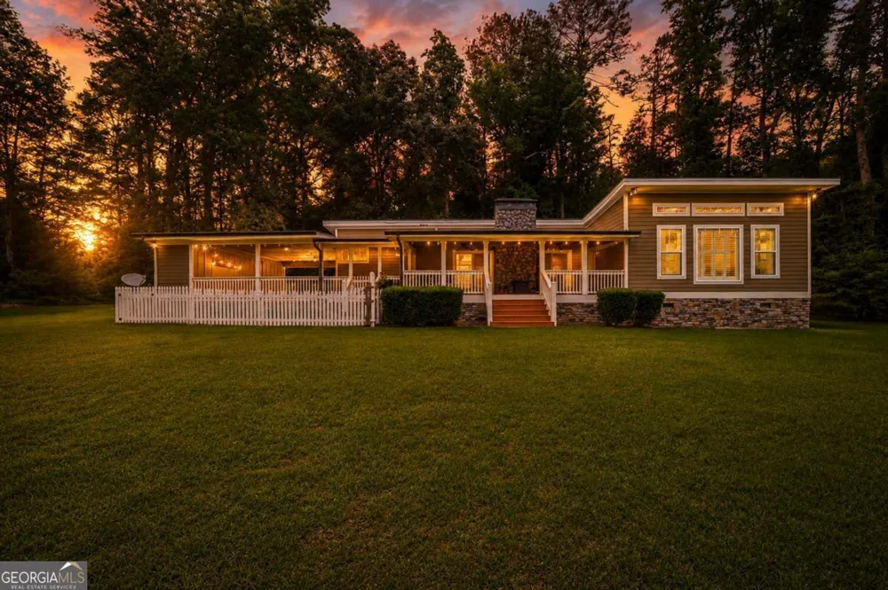 106 Twisting Hill LN Eatonton, GA 31024