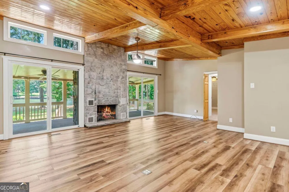 106 Twisting Hill LN Eatonton, GA 31024