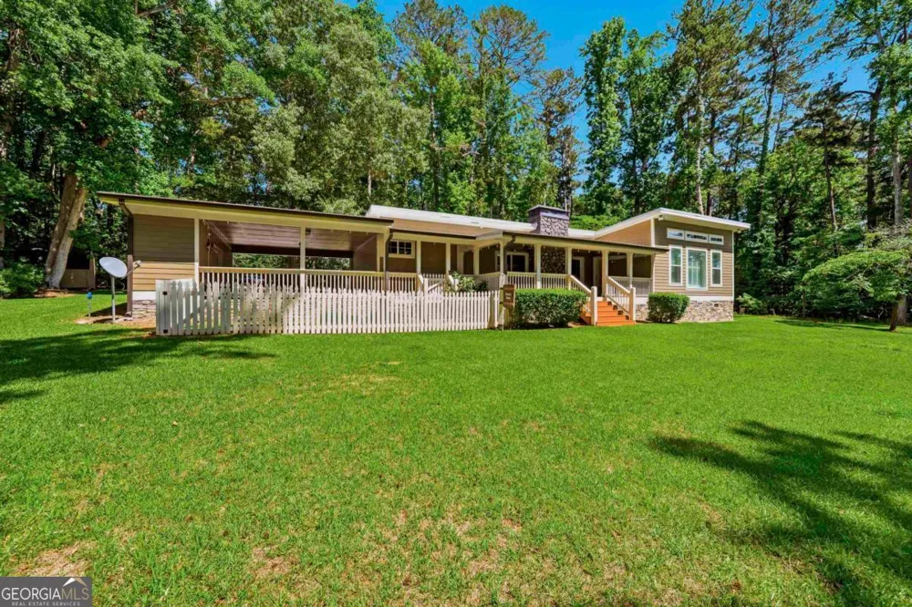 106 Twisting Hill LN Eatonton, GA 31024