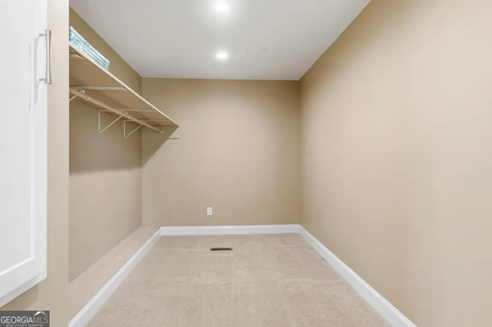 106 Twisting Hill LN Eatonton, GA 31024