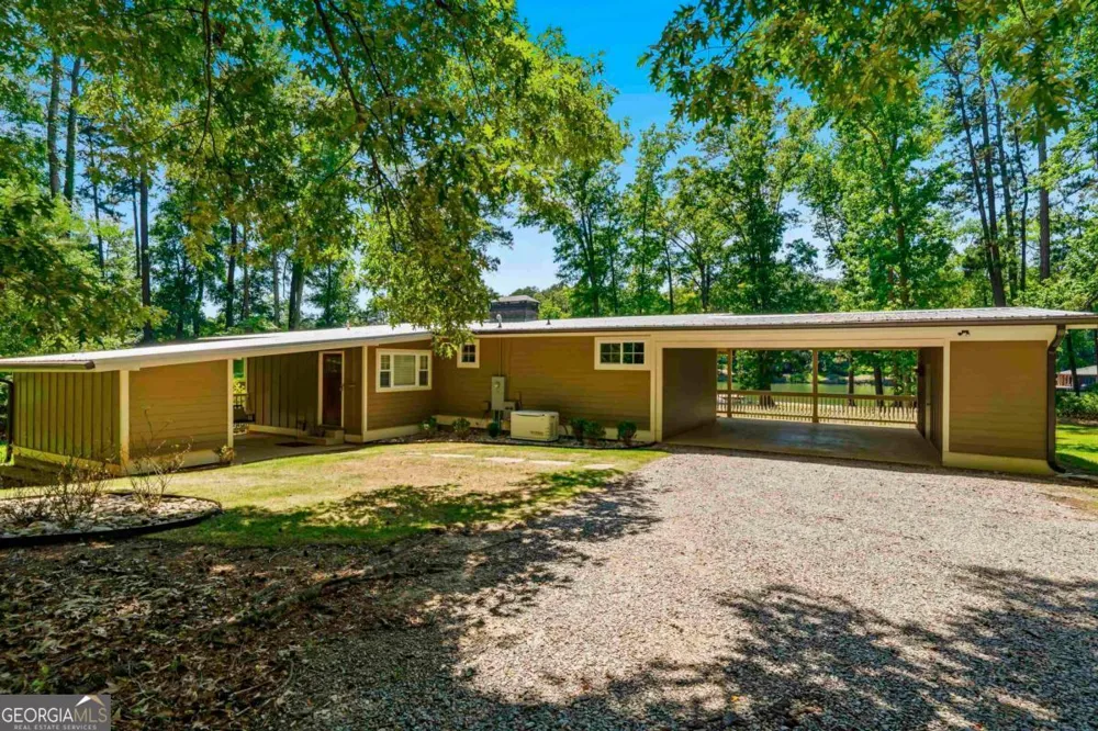 106 Twisting Hill LN Eatonton, GA 31024