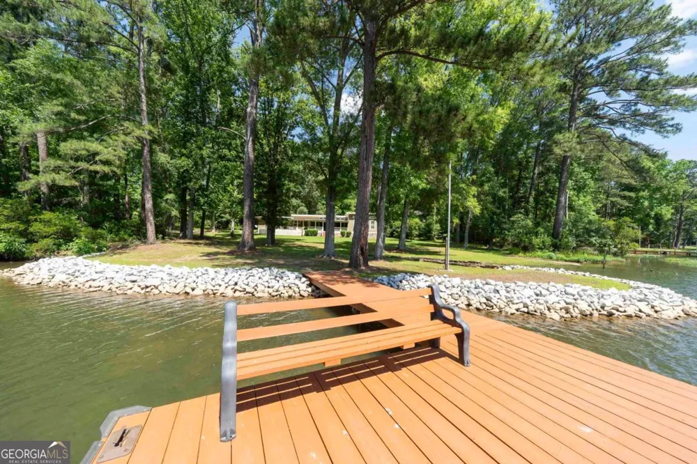 106 Twisting Hill LN Eatonton, GA 31024