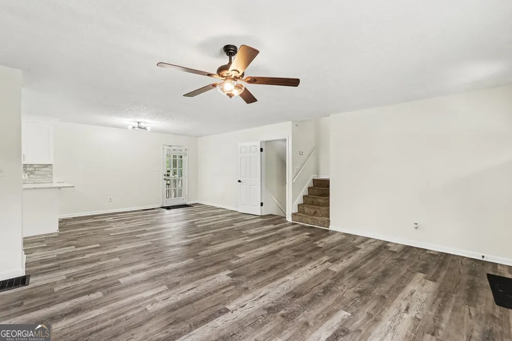 6 Bittersweet LN Newnan, GA 30263