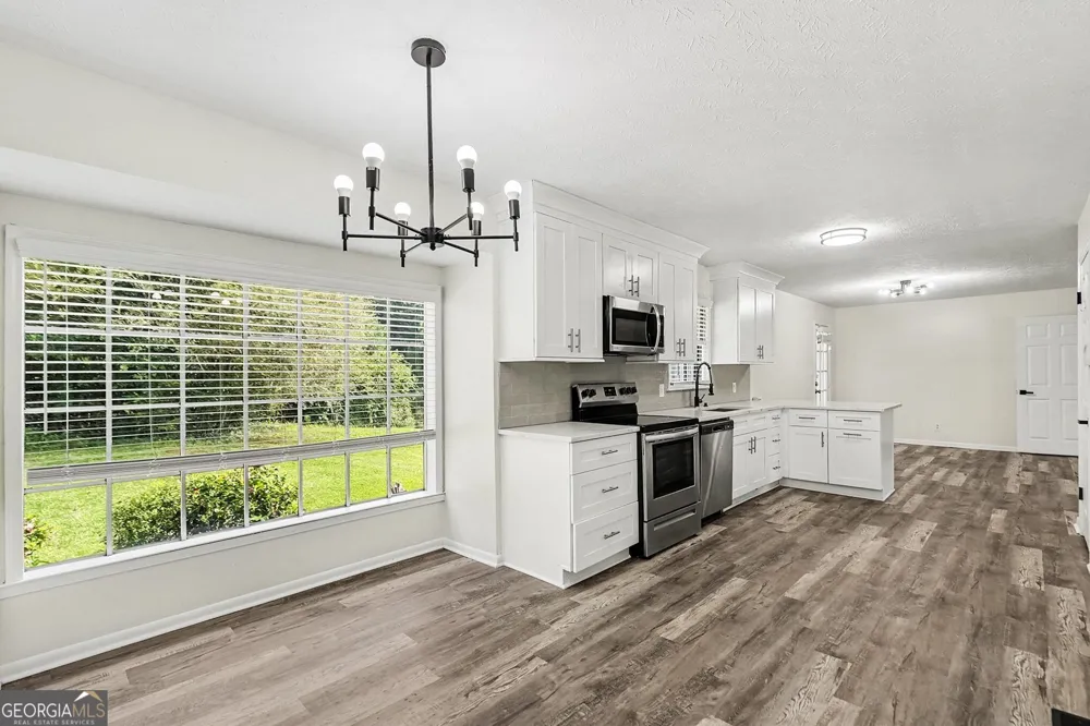 6 Bittersweet LN Newnan, GA 30263