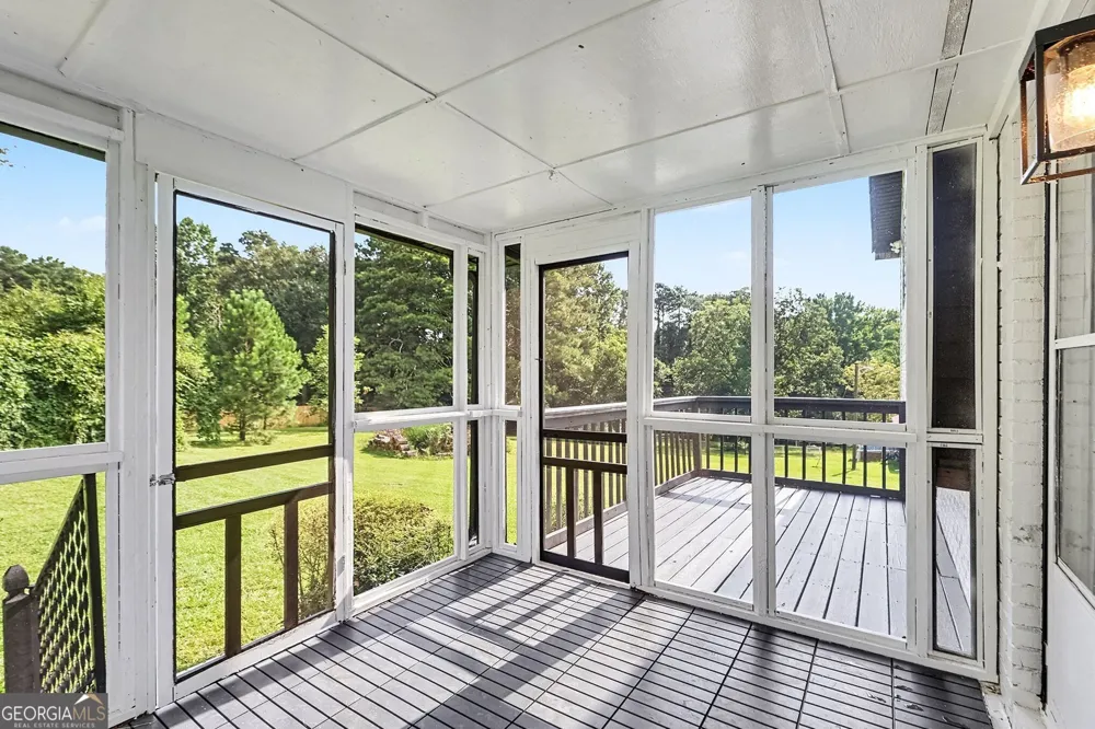 6 Bittersweet LN Newnan, GA 30263