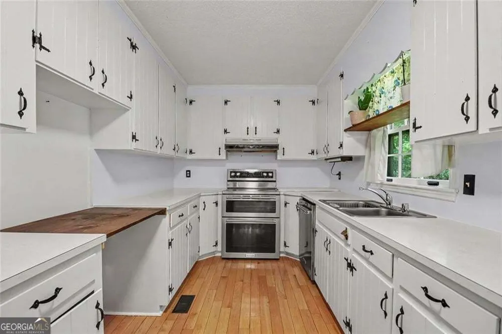 462 Wall Bridge RD Clarkesville, GA 30523
