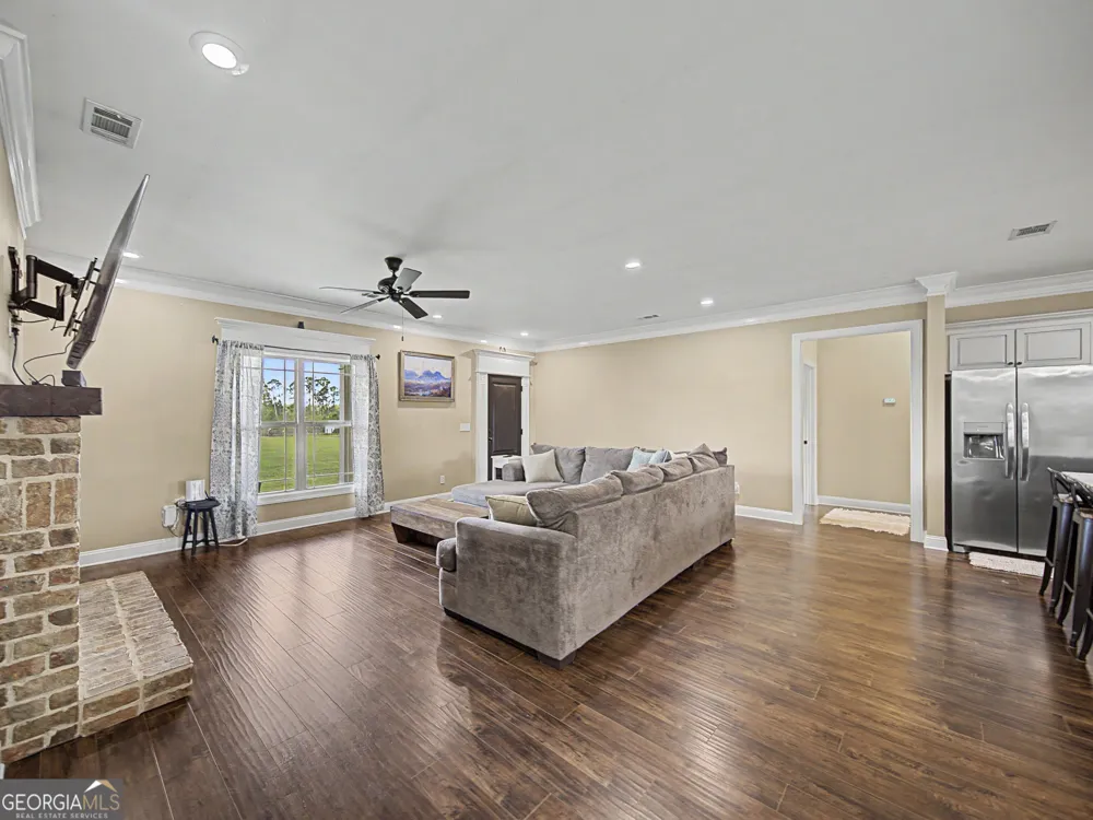 644 Shiloh RD Ray City, GA 31645