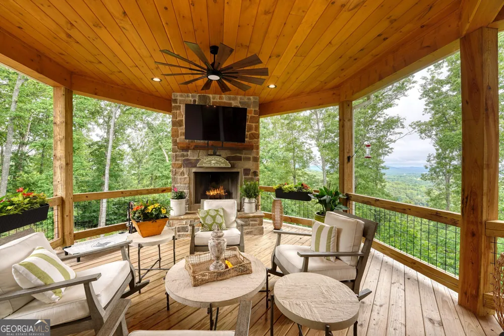 514 Winding RDG Blairsville, GA 30512