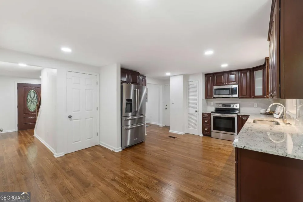1700 Ellenwood DR NE Roswell, GA 30075