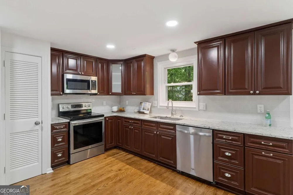 1700 Ellenwood DR NE Roswell, GA 30075