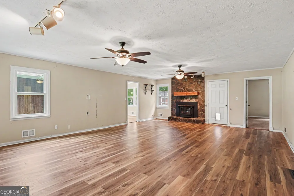 1422 Zebulon RD Griffin, GA 30224