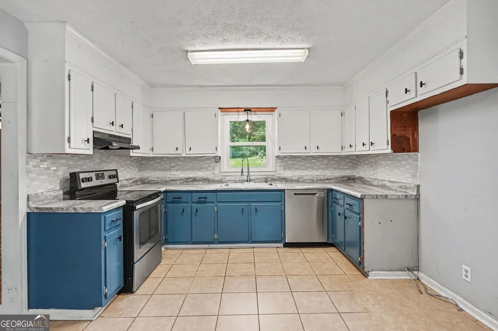 1422 Zebulon RD Griffin, GA 30224