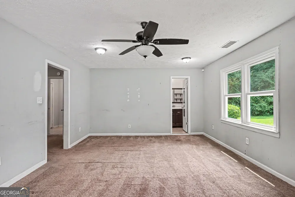 1422 Zebulon RD Griffin, GA 30224