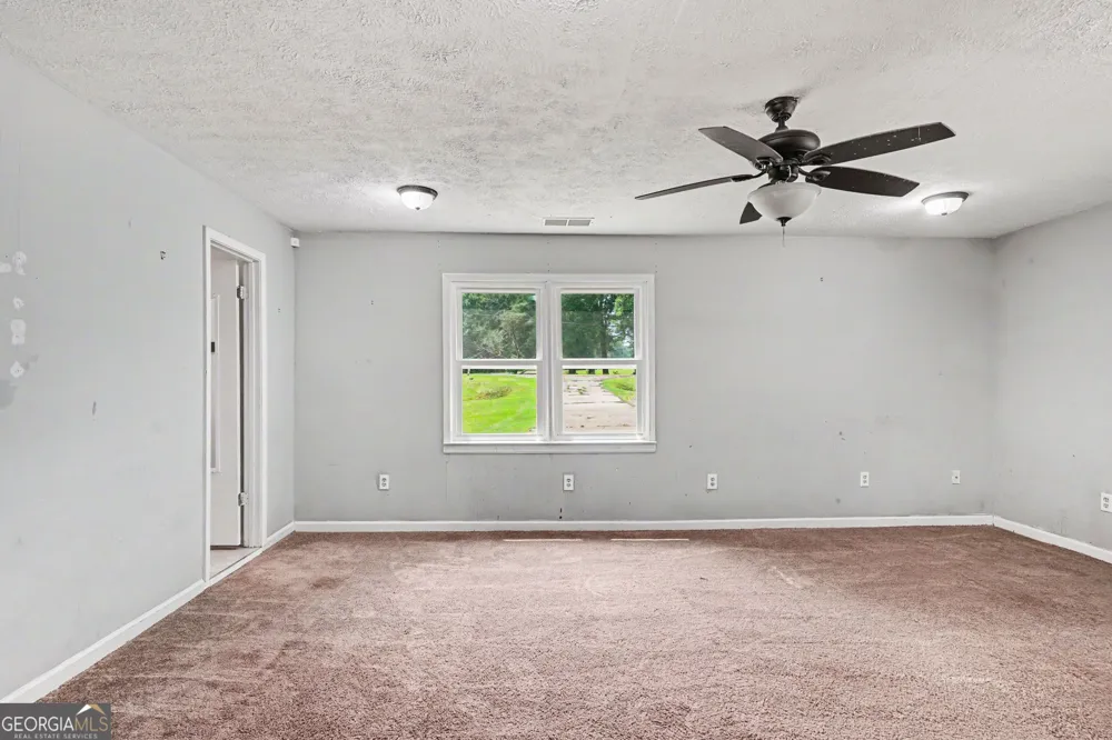 1422 Zebulon RD Griffin, GA 30224