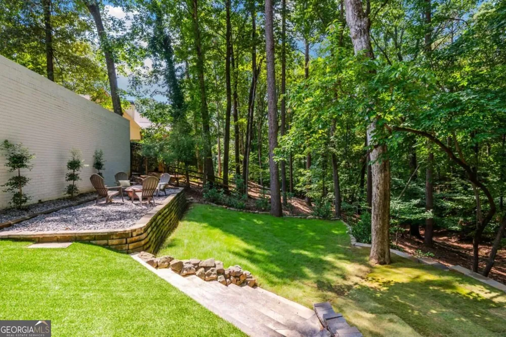 1250 Northcliff TRCE Roswell, GA 30076